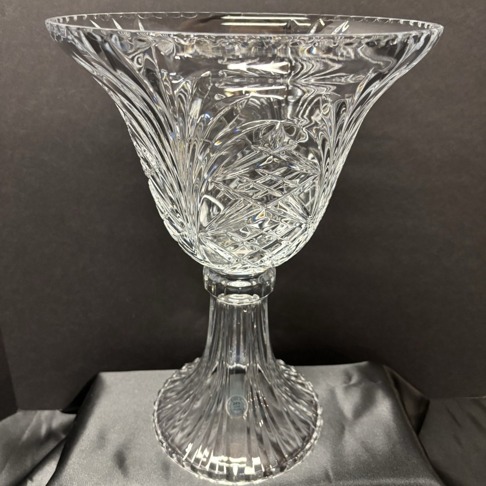 TOWLE Czech 24% Lead Crystal Centerpiece‎ Footed Bowl 14 3/8" Tall 10" Dia